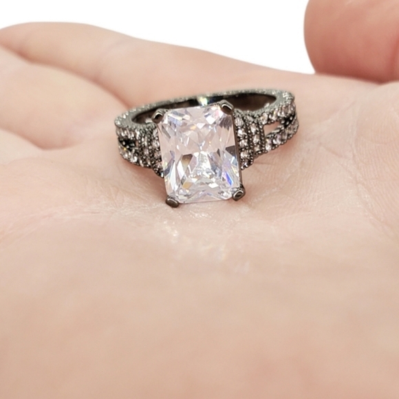 Sterling Silver Gunmetal Black Engagement Ring - Picture 8 of 9